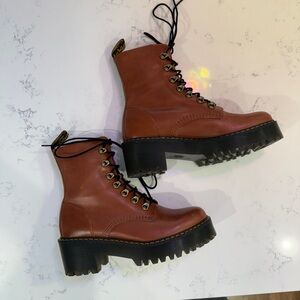 dr. marten women’s leona brown boots platform 8